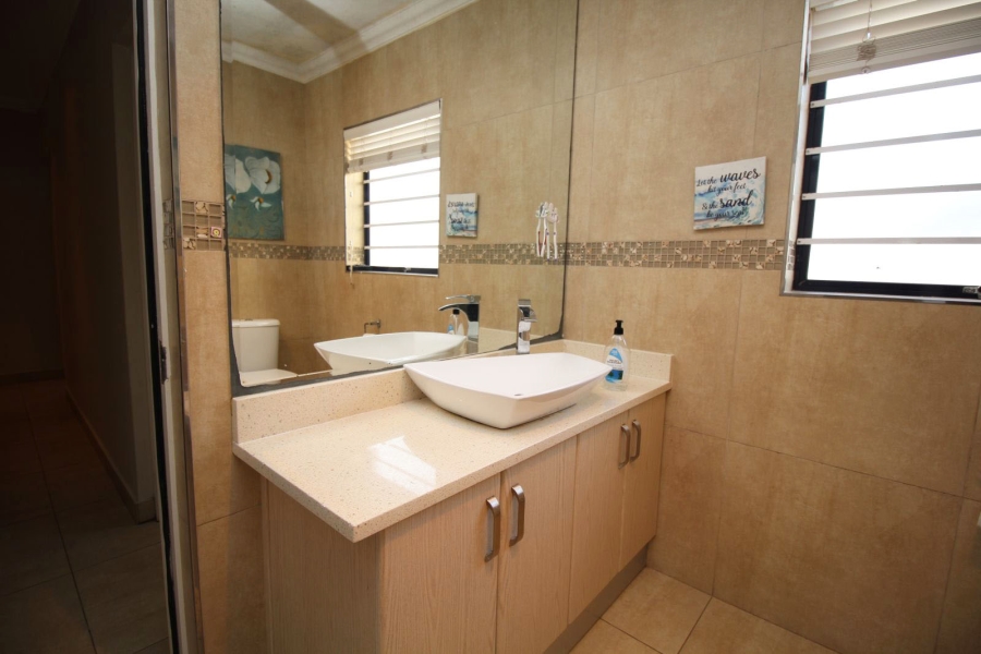 3 Bedroom Property for Sale in Blue Lagoon Western Cape